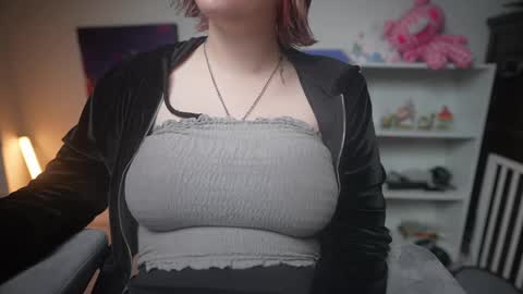 Snapshot of krystalsyxx chatting on 03.06.25 Krystal Syx online show from 03.06.25