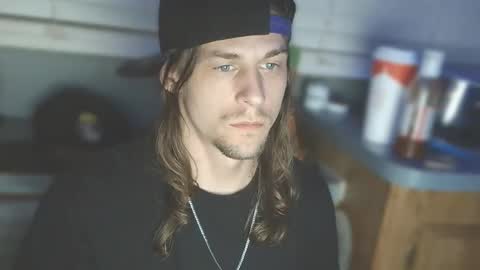 Snapshot of krytiar1992 chatting on 11.19.25 krytiar1992 online show from 11.19.25