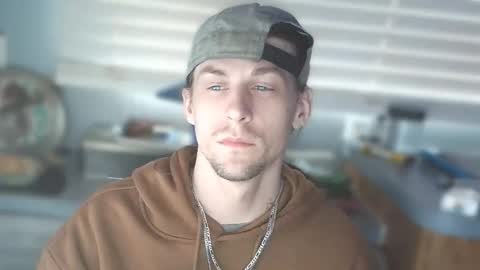 Snapshot of krytiar1992 chatting on 12.03.25 krytiar1992 online show from 12.03.25