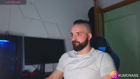 Snapshot of kumonass chatting on 11.19.25 kumonass online show from 11.19.25