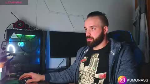 Snapshot of kumonass chatting on 11.30.25 kumonass online show from 11.30.25