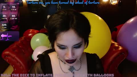 Snapshot of kureiji_fetish chatting on 12.24.24 Fetiche Woman online show from 12.24.24