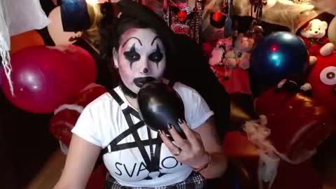 Snapshot of kureiji_fetish chatting on 10.18.25 Fetiche Woman online show from 10.18.25
