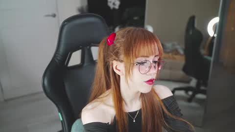 Snapshot of kveilynn chatting on 02.14.25 Kveilynn online show from 02.14.25