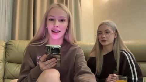 Bella and Alexandra online show from 05.08.26