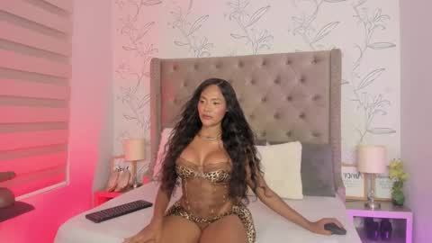 Snapshot of kyaraebony_ chatting on 02.28.26 kyaraebony_ online show from 02.28.26