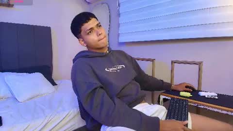 Snapshot of kyliam_big chatting on 07.12.26 Kyliam online show from 07.12.26