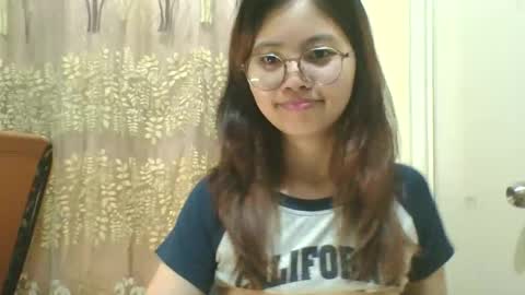 its me KYLIE online show from 09.18.25