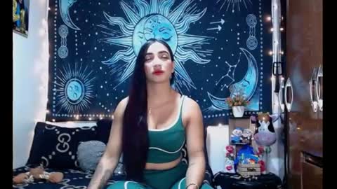 Snapshot of kylie_capricorn chatting on 06.15.26 kylie online show from 06.15.26