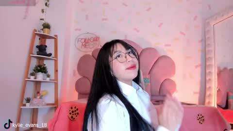 Snapshot of kylie_evans_18 chatting on 03.02.26 Kylie online show from 03.02.26