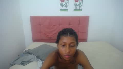 Snapshot of kylie_hot34 chatting on 01.07.25 kylie_hot34 online show from 01.07.25