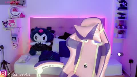 k ylie online show from 01.28.25