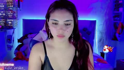 k ylie online show from 11.26.25