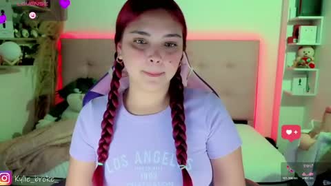 Snapshot of kylie_hottt_ chatting on 05.23.26 k ylie online show from 05.23.26
