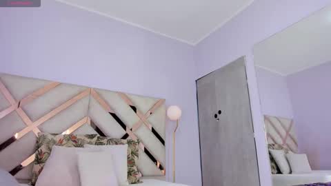 Snapshot of kylie_reyes chatting on 11.25.25 Kylie Reyes online show from 11.25.25