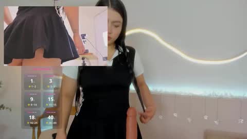 Snapshot of kylie_river chatting on 12.22.25 Kylie online show from 12.22.25