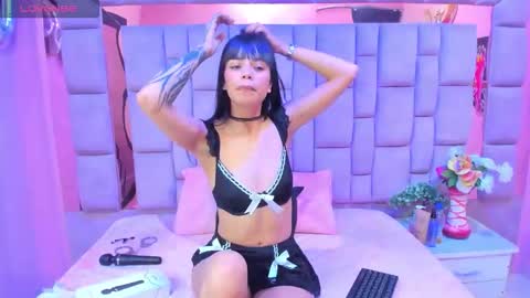 Snapshot of kylie_sexx chatting on 10.18.25 kylie online show from 10.18.25