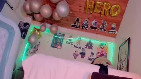 Snapshot of kyliekandy chatting on 03.09.25 online show from 03.09.25