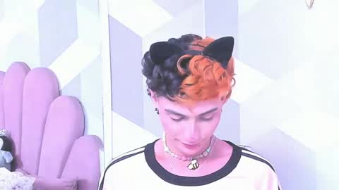 Kylie jl online show from 04.25.26