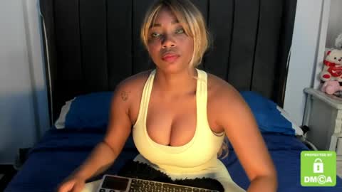 kylie white boobs online show from 04.14.26