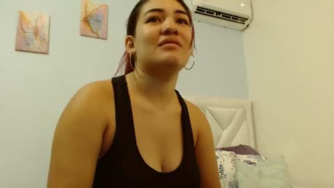 Snapshot of kyliiebaker chatting on 07.20.26 Kylie online show from 07.20.26