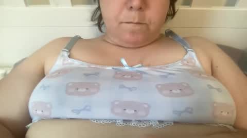 Snapshot of kylorencat chatting on 12.21.24 KYLO online show from 12.21.24