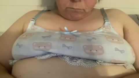 Snapshot of kylorencat chatting on 12.22.24 KYLO online show from 12.22.24