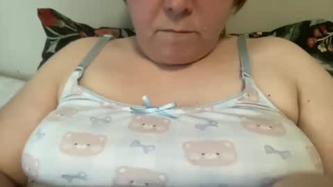 Snapshot of kylorencat chatting on 02.09.25 KYLO online show from 02.09.25