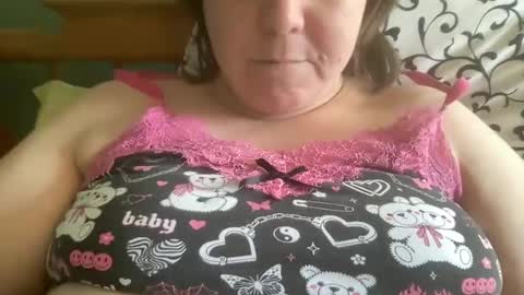 Snapshot of kylorencat chatting on 03.11.25 KYLO online show from 03.11.25