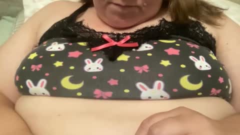 Snapshot of kylorencat chatting on 09.11.25 KYLO online show from 09.11.25