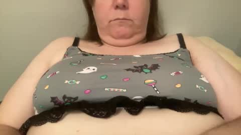 Snapshot of kylorencat chatting on 01.10.26 KYLO online show from 01.10.26