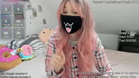 Snapshot of kyrawildofficial chatting on 12.01.25 Kyra Wild online show from 12.01.25