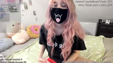 Snapshot of kyrawildofficial chatting on 12.20.25 Kyra Wild online show from 12.20.25