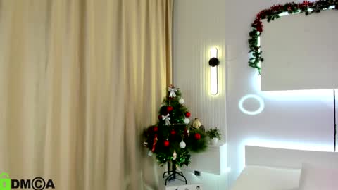 Snapshot of l1l_lola chatting on 01.10.25 Ameli online show from 01.10.25