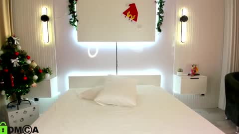 Snapshot of l1l_lola chatting on 01.16.25 Ameli online show from 01.16.25