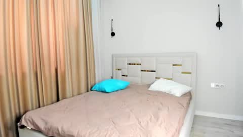 Snapshot of l1l_lola chatting on 02.14.26 Ameli online show from 02.14.26