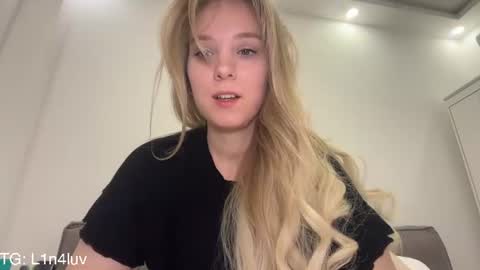 Snapshot of l1n4luv chatting on 06.18.26 lina online show from 06.18.26
