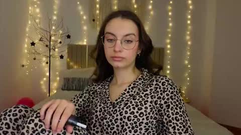 Snapshot of l1ttle_angel__ chatting on 01.08.26 Margo online show from 01.08.26