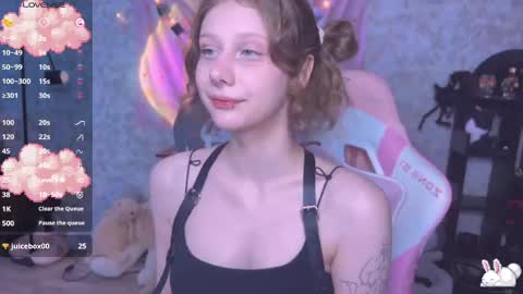 Snapshot of l1ttlekiki chatting on 06.07.26 Sara online show from 06.07.26