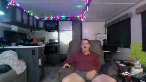 Snapshot of l8tniter chatting on 12.15.25 l8tniter online show from 12.15.25