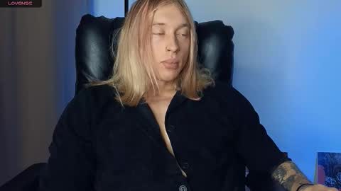 Snapshot of l_adonis_l chatting on 12.16.25 Adonis online show from 12.16.25