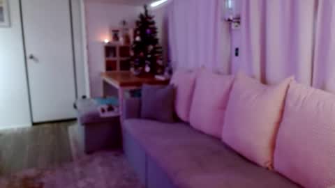 Snapshot of l_and_elle chatting on 12.06.24 Giselle online show from 12.06.24