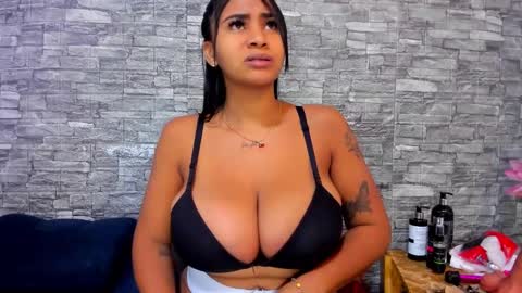 Snapshot of la_indiia chatting on 02.06.25 la_indiia online show from 02.06.25