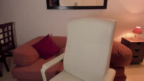 Snapshot of la_leonaaa chatting on 11.25.25 Jazmin online show from 11.25.25