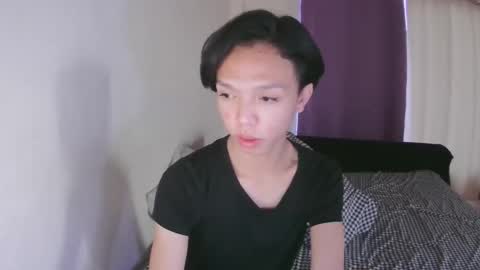 Snapshot of la_ura chatting on 11.23.25 Laura online show from 11.23.25