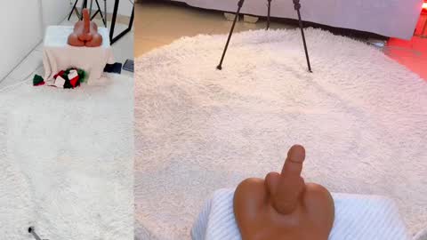 Snapshot of laady_brownn chatting on 12.24.24 Cris  online show from 12.24.24