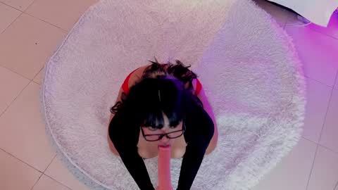 Snapshot of laady_brownn chatting on 12.31.24 Cris  online show from 12.31.24