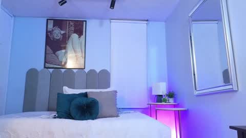 Snapshot of laady_brownn chatting on 01.12.25 Cris  online show from 01.12.25