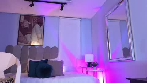 Snapshot of laady_brownn chatting on 01.18.25 Cris  online show from 01.18.25