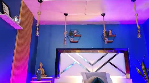 Snapshot of laady_brownn chatting on 09.20.25 Cris  online show from 09.20.25